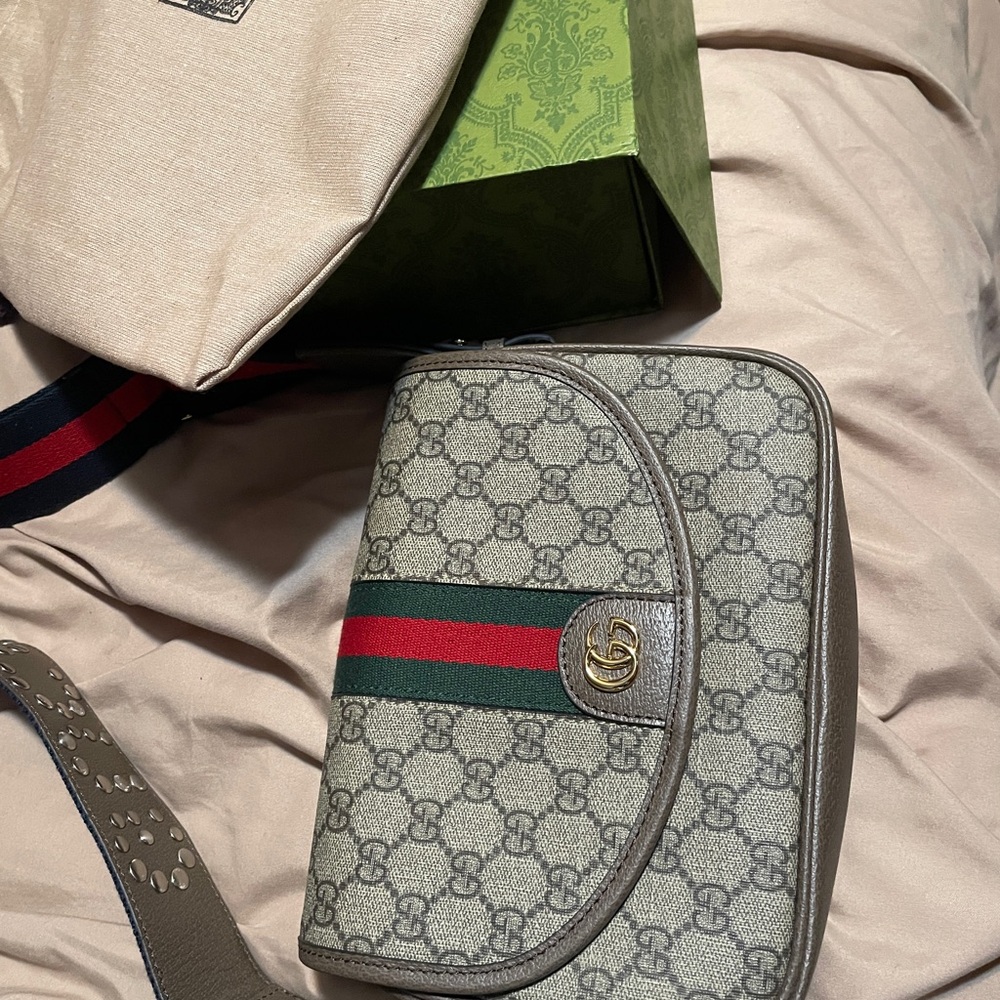 Gucci cross bag